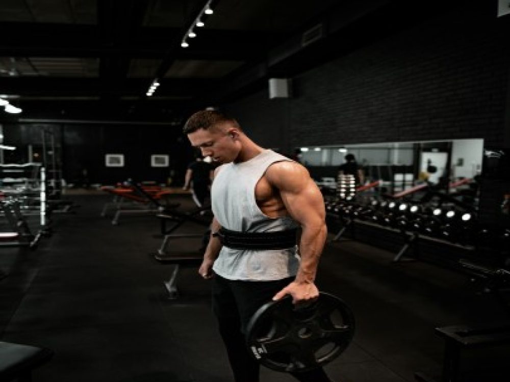 gym trainer body (1)